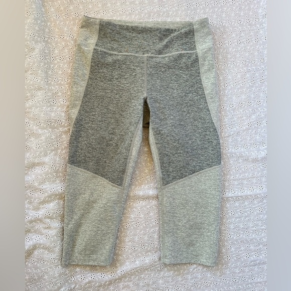 Outdoor Voices Grey two tone warm up capri leggings Medium - Picture 1 of 4